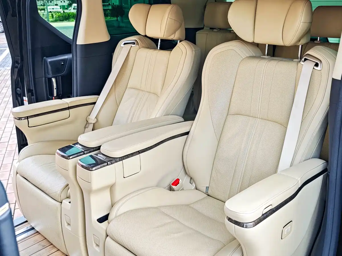 Toyota Vellfire 2021 Crown Hybrid 2.5L HV Premium Edition фото 9