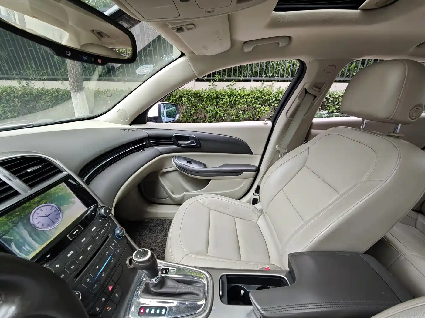 Chevrolet Malibu 2013 2.0L Automatic Luxury Edition фото 10