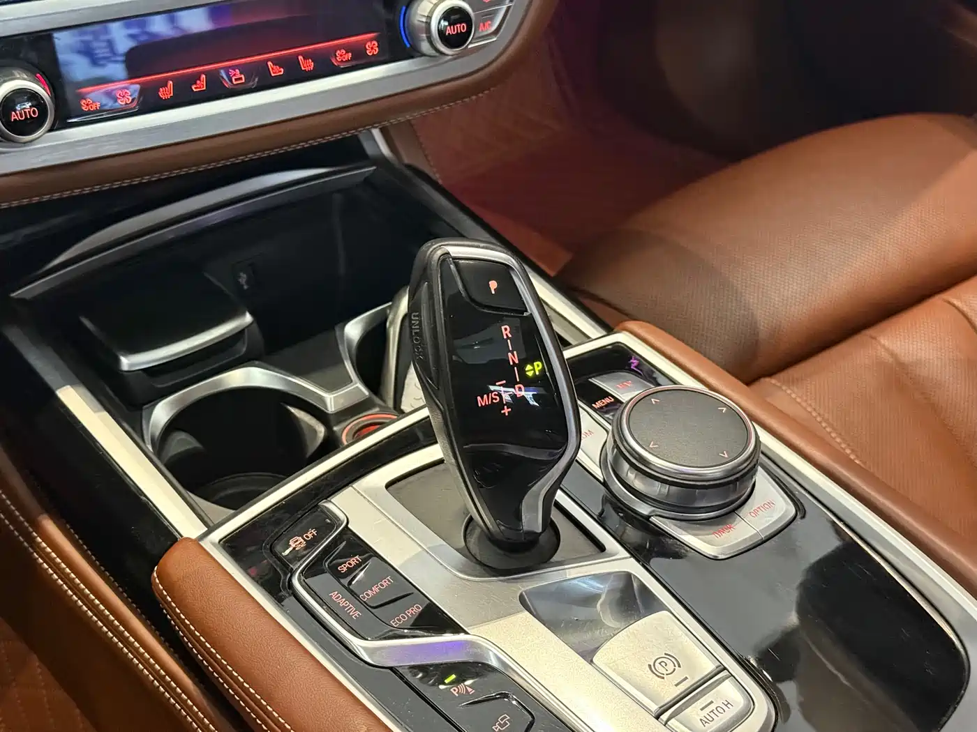 BMW 7 Series 2018 740Li xDrive Premium Type Excellence Package фото 8