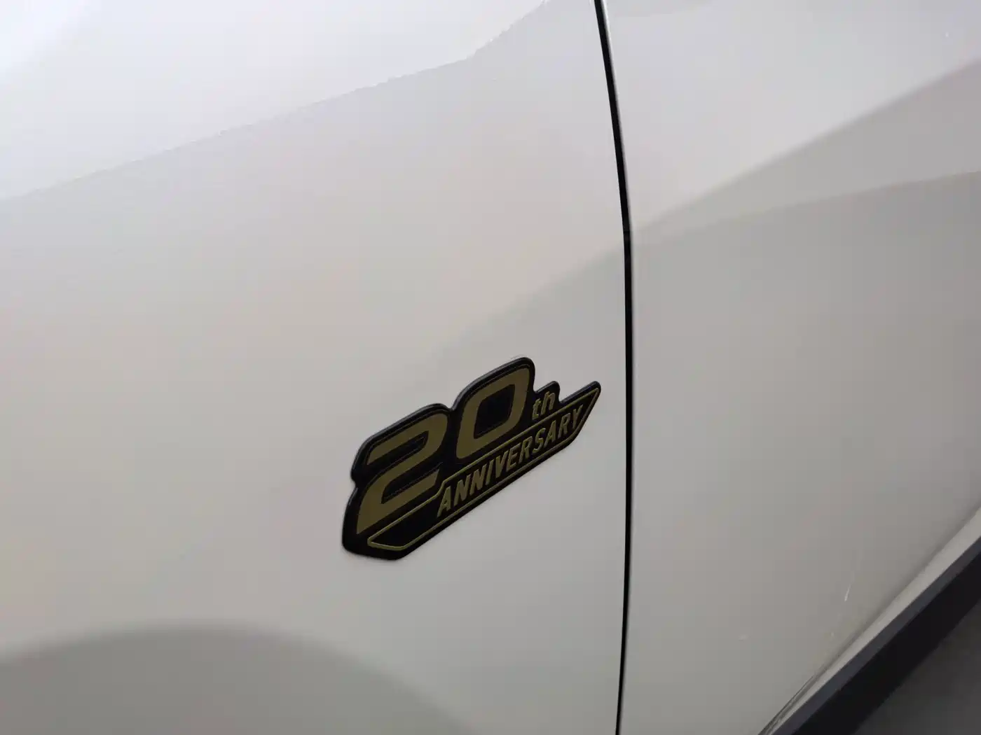 Toyota RAV4 2026 2023 2.0L CVT 2WD 20th Anniversary Platinum Edition