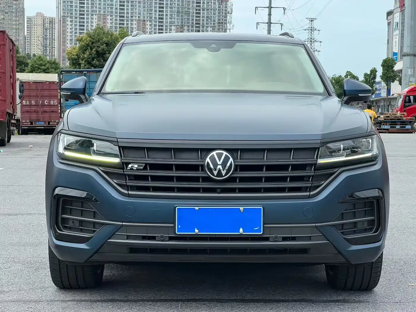 VOLKSWAGEN TOUAREG