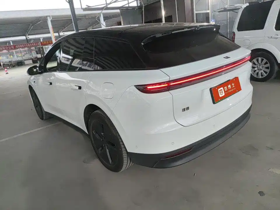 Photo 12 - Li Auto i6