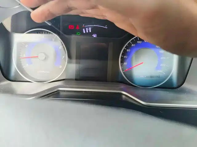 Geely Emgrand 2016 Sedan 1.5L Manual Up Version — фото 4