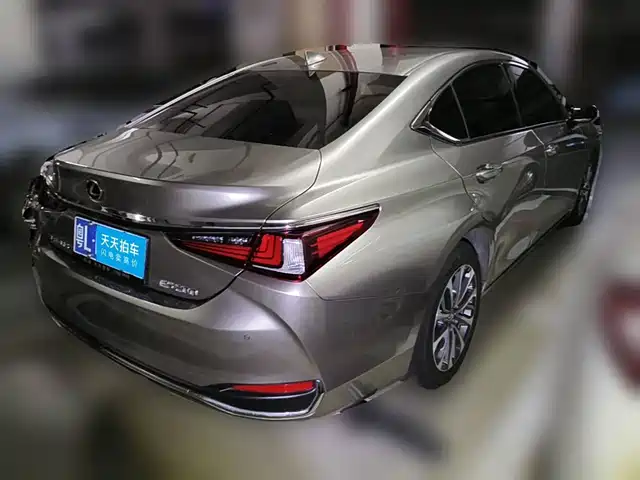 Lexus ES 2023 200 Excellence Edition — фото 2