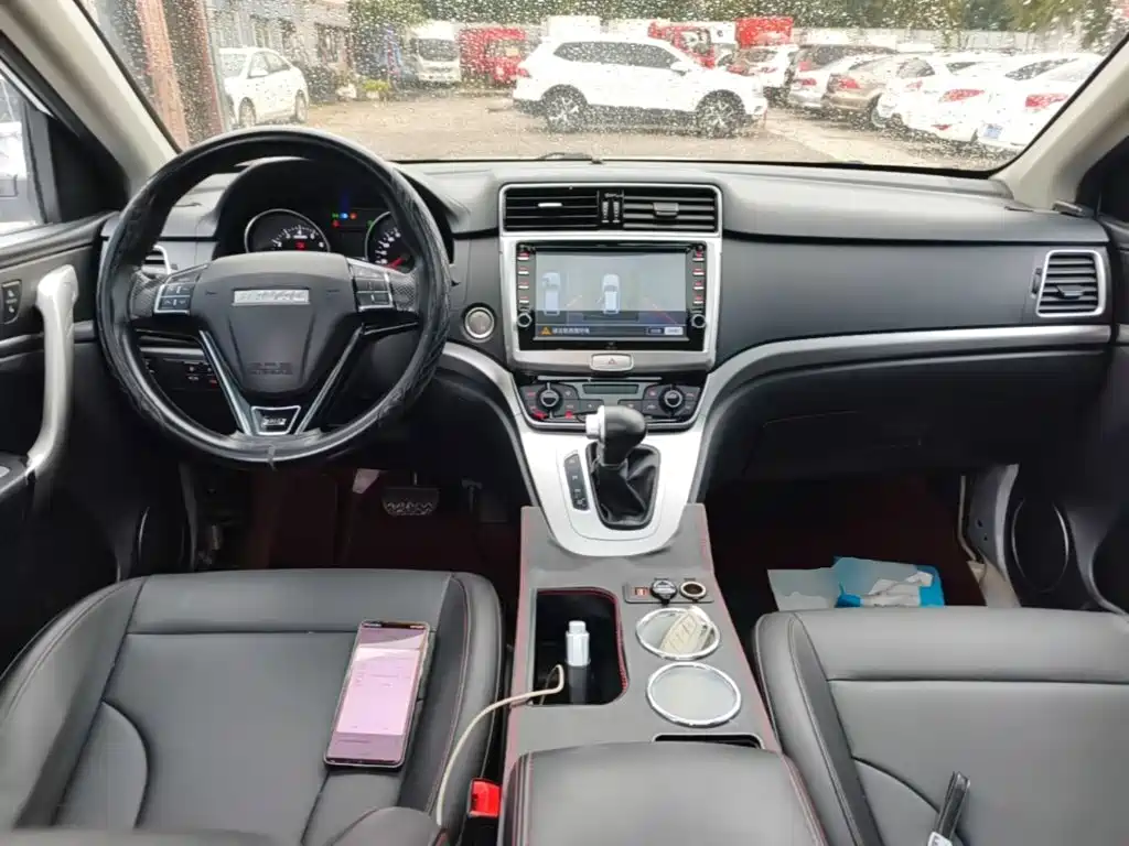 Фото 10 - Haval M6