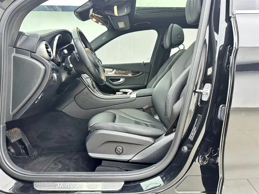 Mercedes-Benz GLC 2019 GLC 260 4MATIC Luxury фото 6