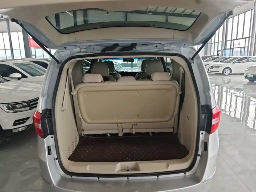 Фото 19 - Buick GL8