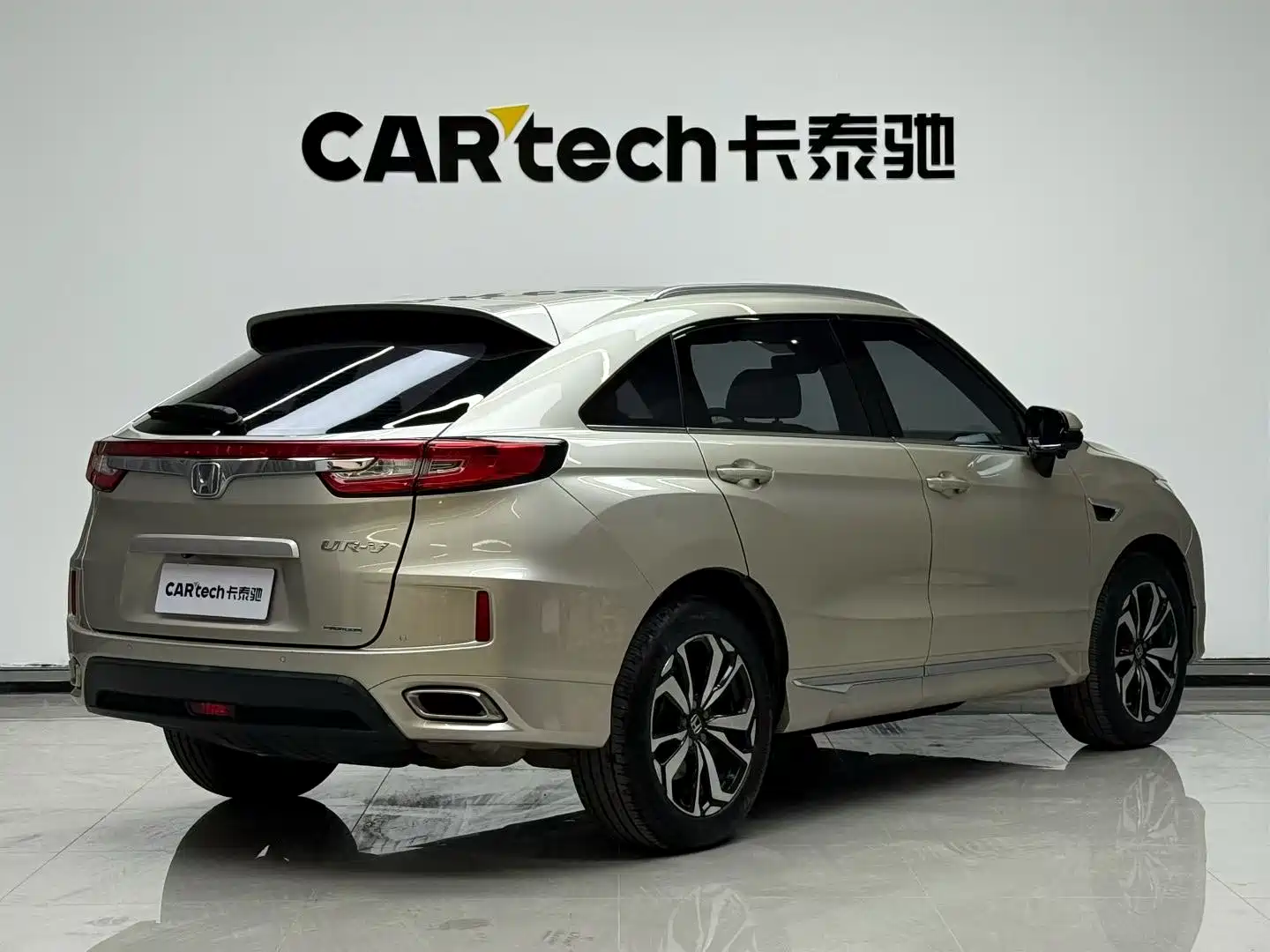 Фото 4 - Honda UR-V