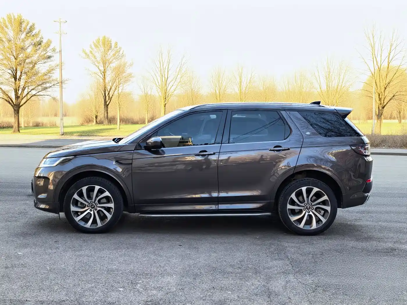Land Rover Discovery Sport 2022 249PS Metropolis Edition 5-Seater фото 3