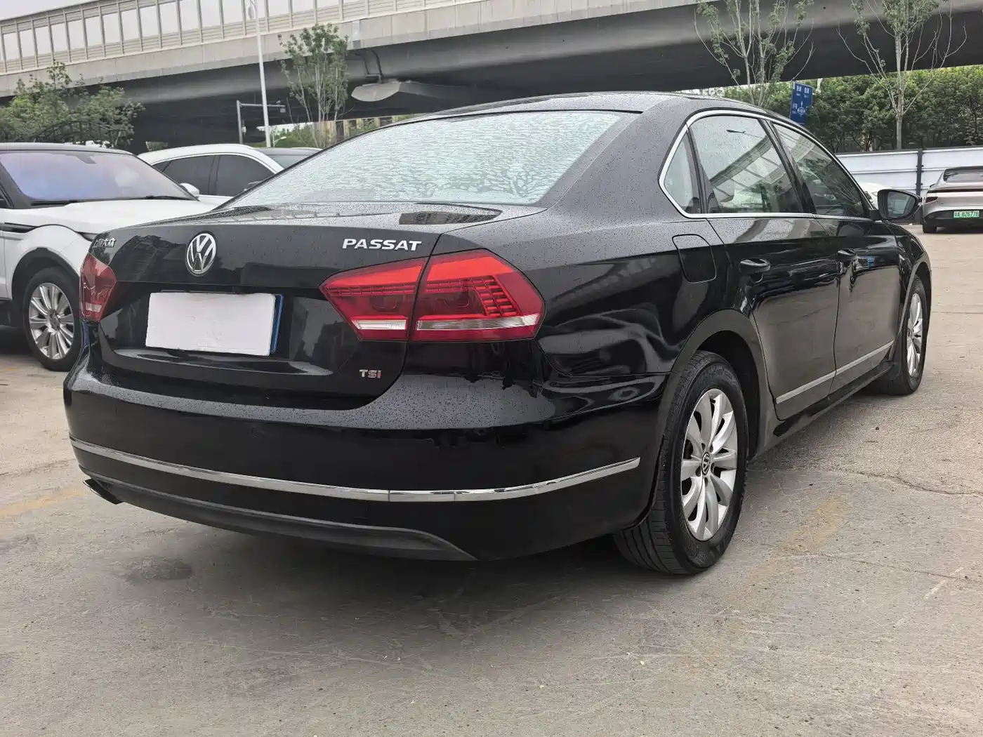 Volkswagen Passat 2011 1.8TSI DSG Royal Edition фото 9