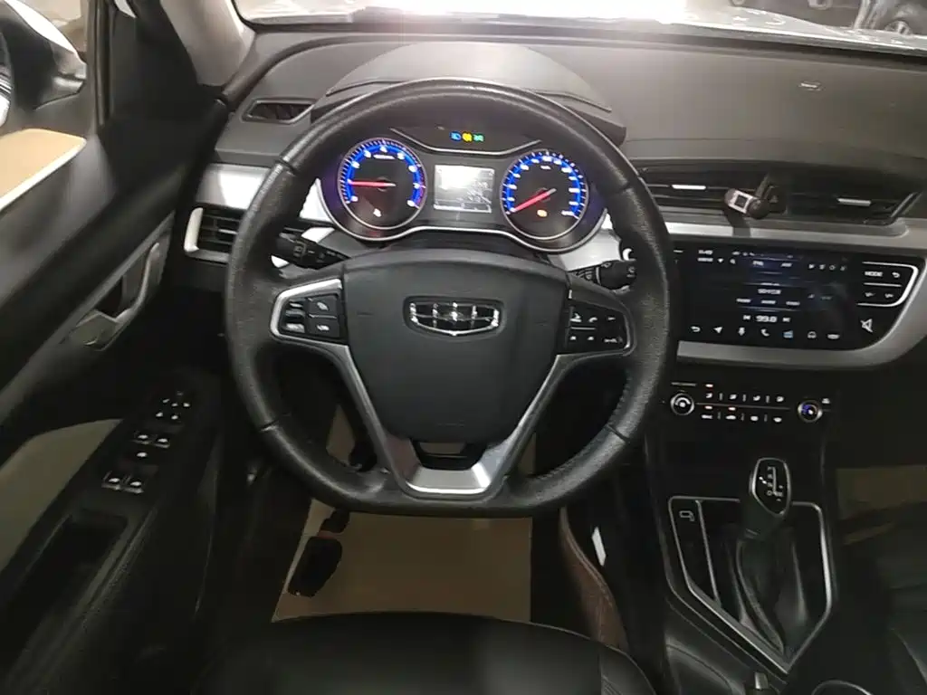 Фото 11 - Geely Vision