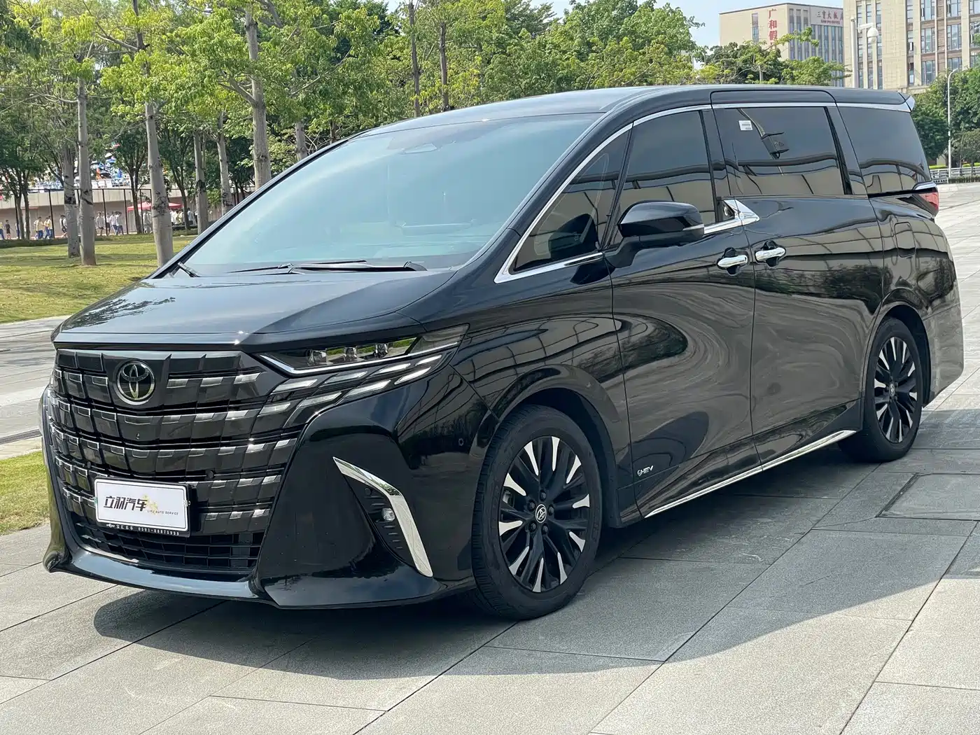 Toyota Alphard 2024 — пригон из Китая