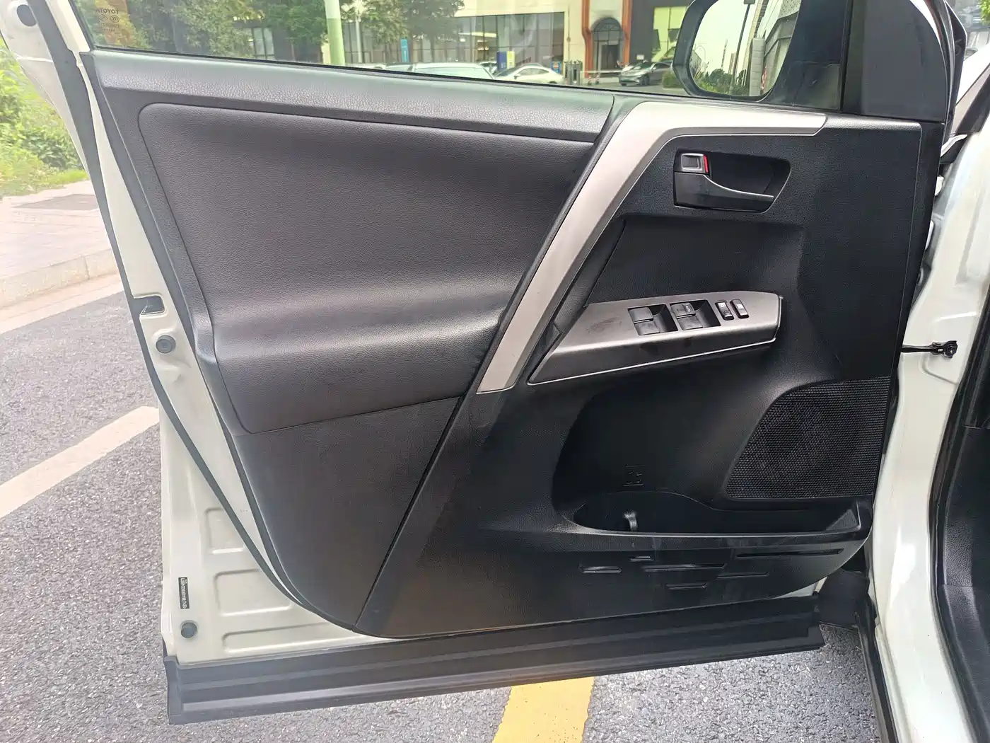Toyota RAV4 Rongfang 2016 2.0L CVT 2WD Urban (China V) фото 14