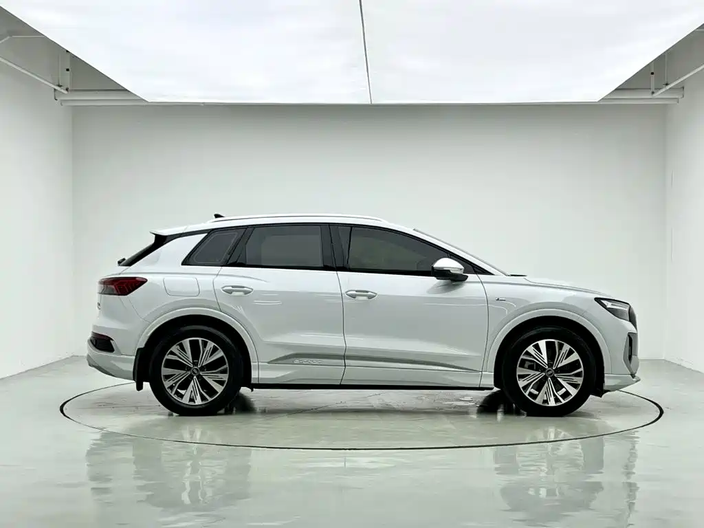 Audi Q4 e-tron 2024 2023 40 e-tron Pioneer Edition