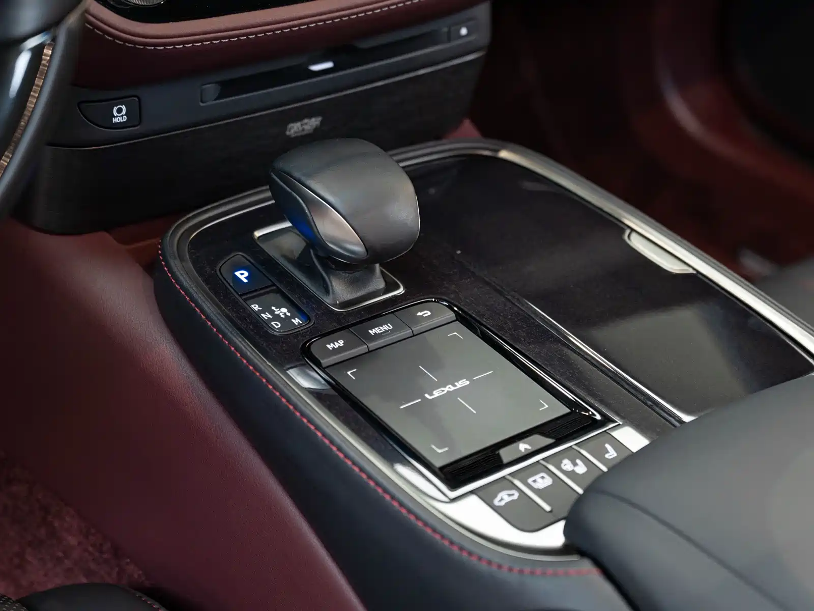 Photo 15 - Lexus LS