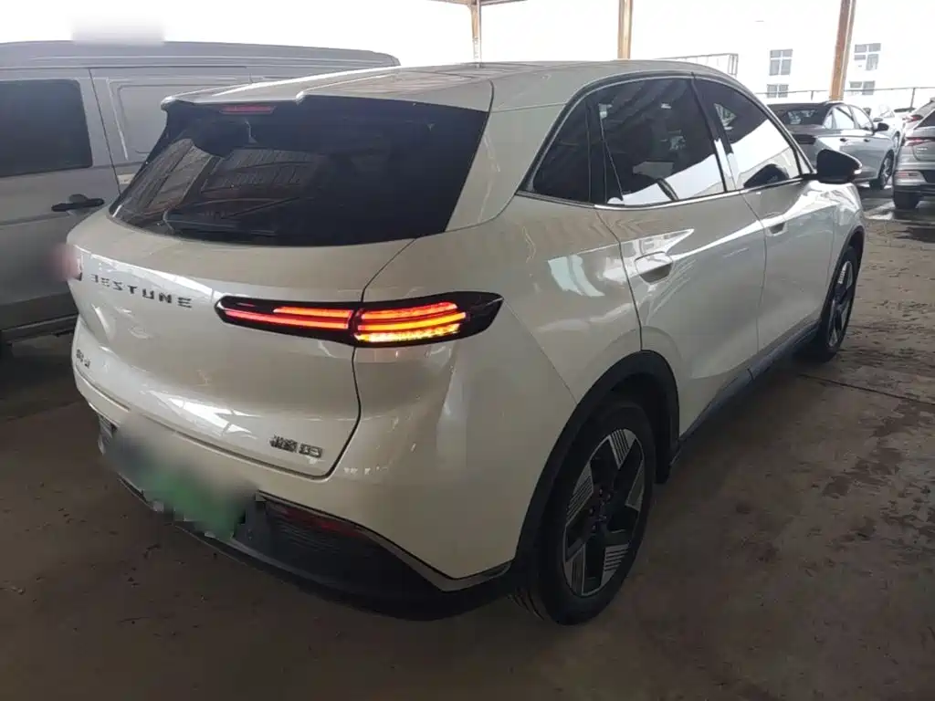 Фото 7 - Besturn Yueyi 03