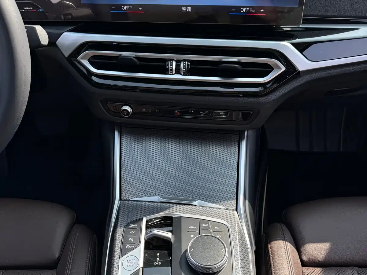 BMW 3 Series 2023 325Li M Sport Black Night Package фото 16