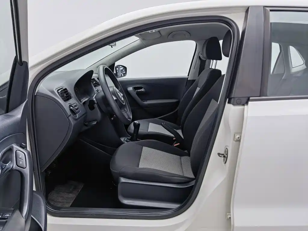 Фото 10 - Volkswagen Polo
