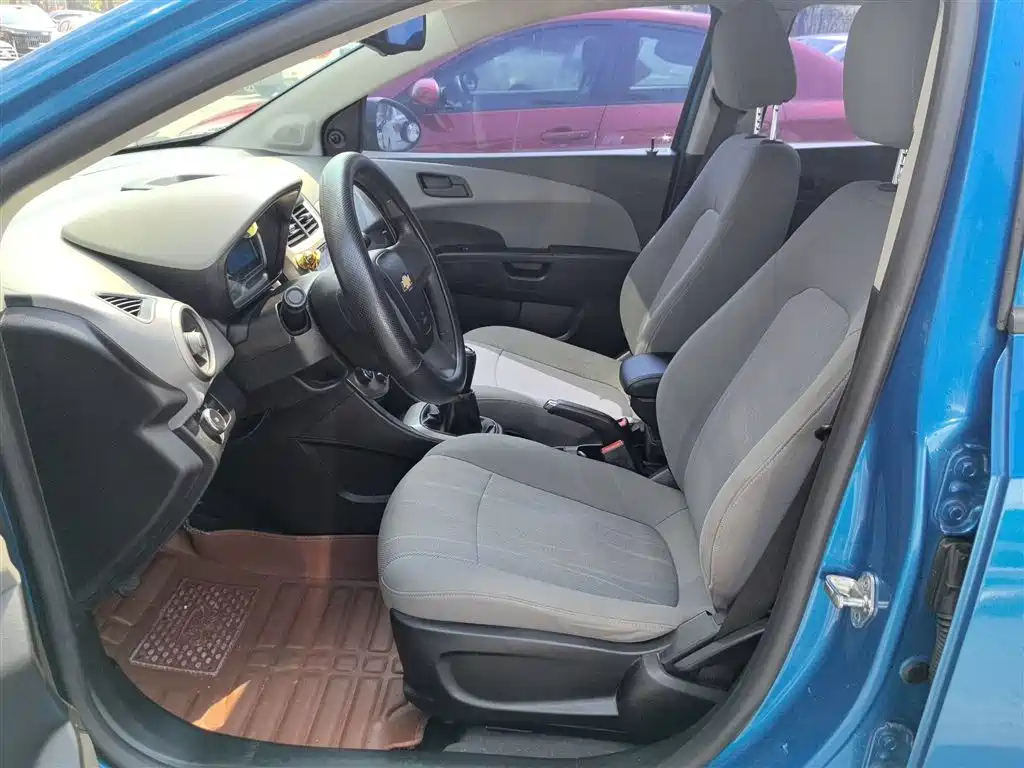 Chevrolet Aveo 2014 Sedan 1.4SL MT Luxury Edition фото 15