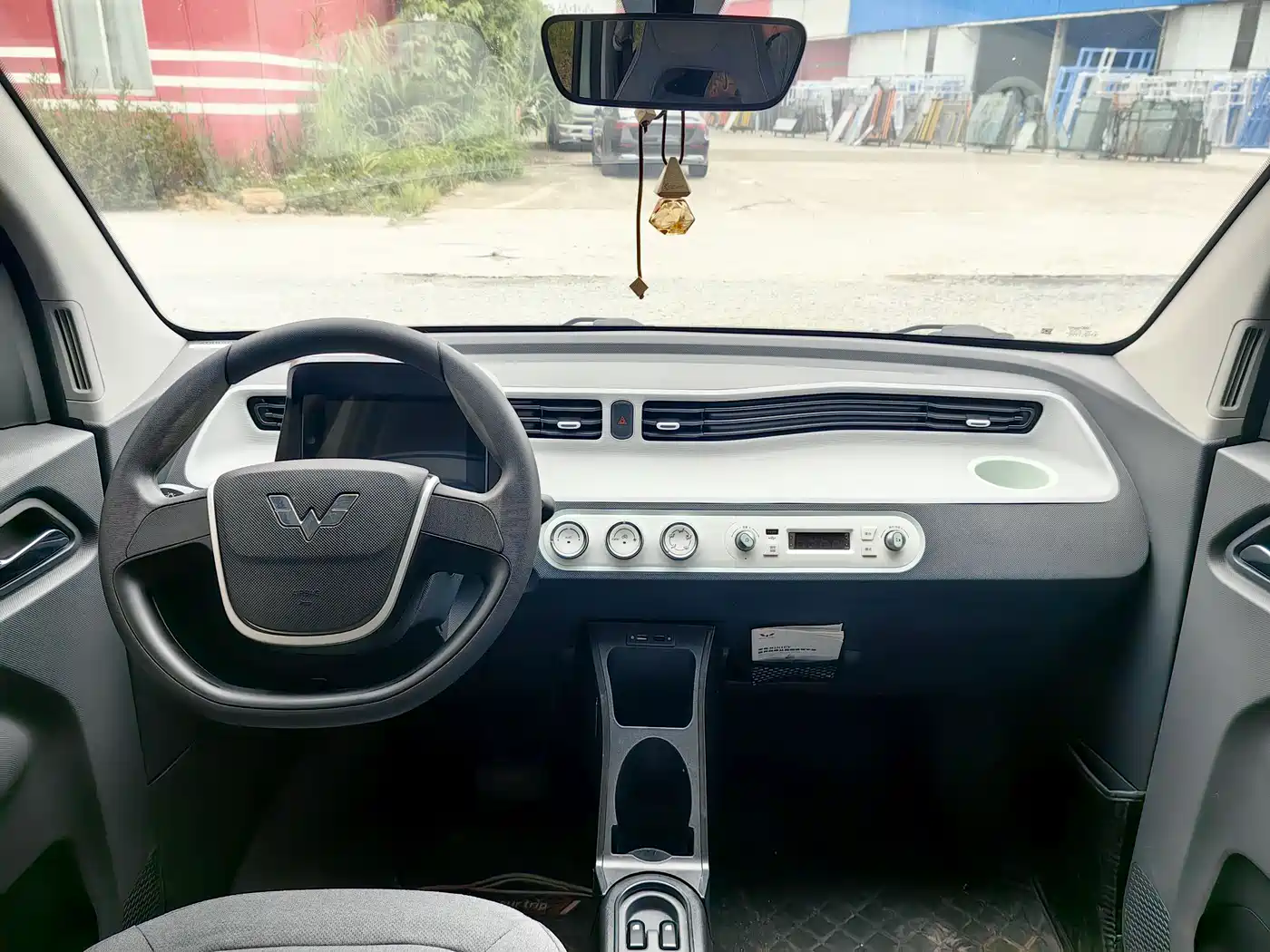 Фото 9 - Wuling Motors Hongguang MINIEV