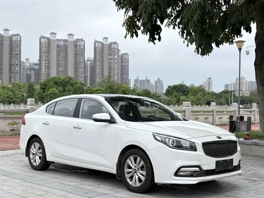 Kia K4 2014 1.8L Automatic GLS фото 3