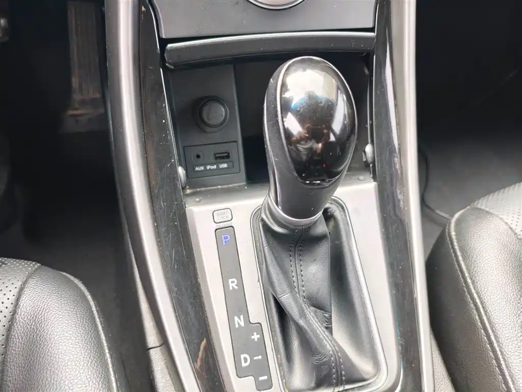 Hyundai Langdong 2015 1.6L Auto Exclusive фото 18