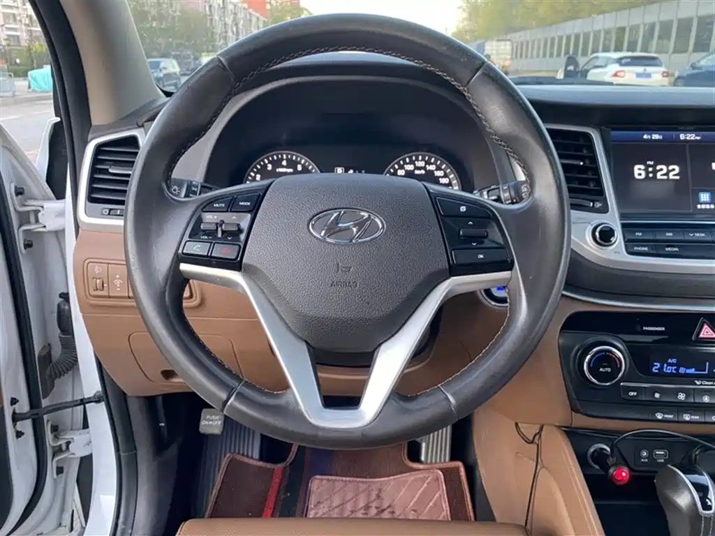Hyundai Tucson 2015 1.6T Dual Clutch 2WD Smart фото 4