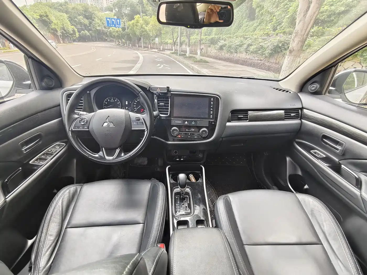 Фото 8 - Mitsubishi Outlander
