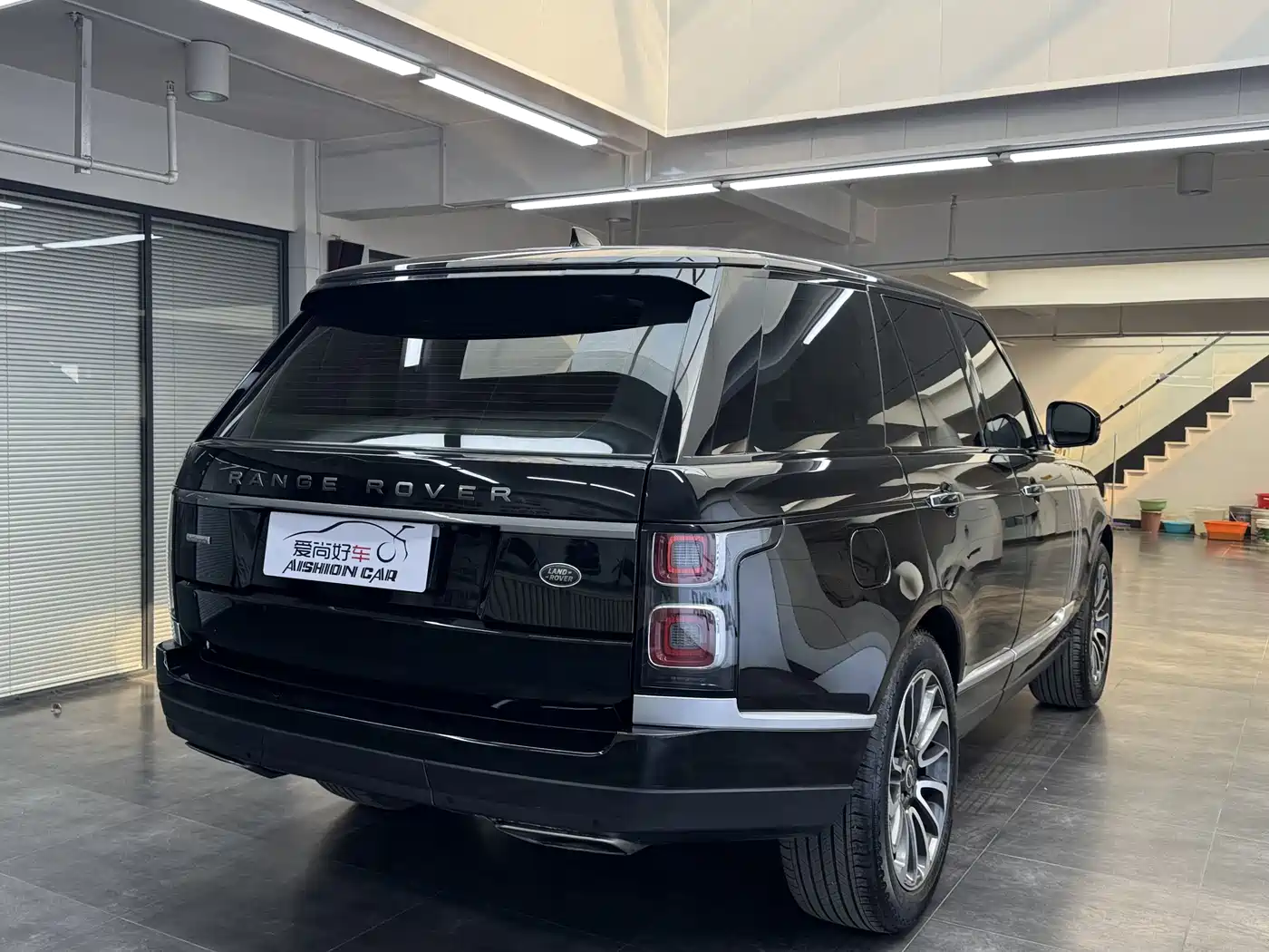 Land Rover Range Rover 2018 3.0 SC V6 Vogue Heritage Edition фото 7