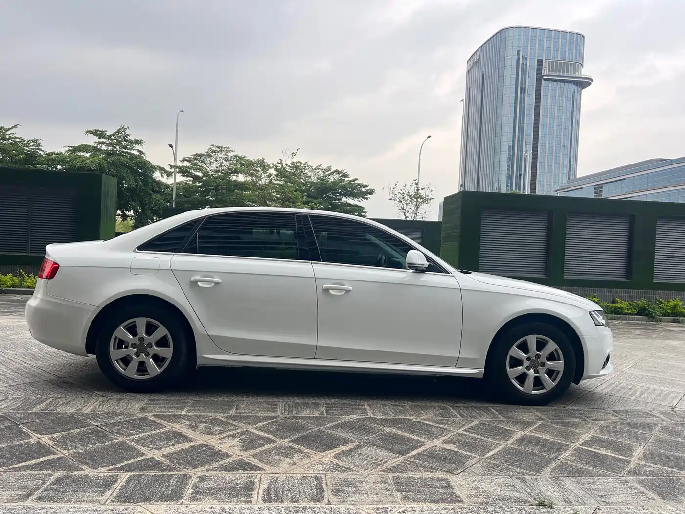 Audi A4L 2010 2.0 TFSI Comfort фото 6