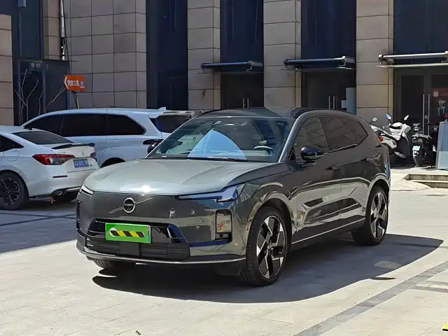  Volvo Volvo XC70 Plug-in Hybrid 2025 High-end Version
