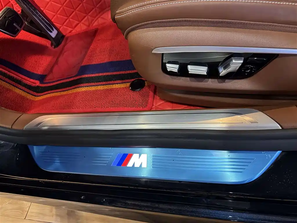 BMW 7 Series 2018 740Li xDrive Premium Type M Sport Package фото 11