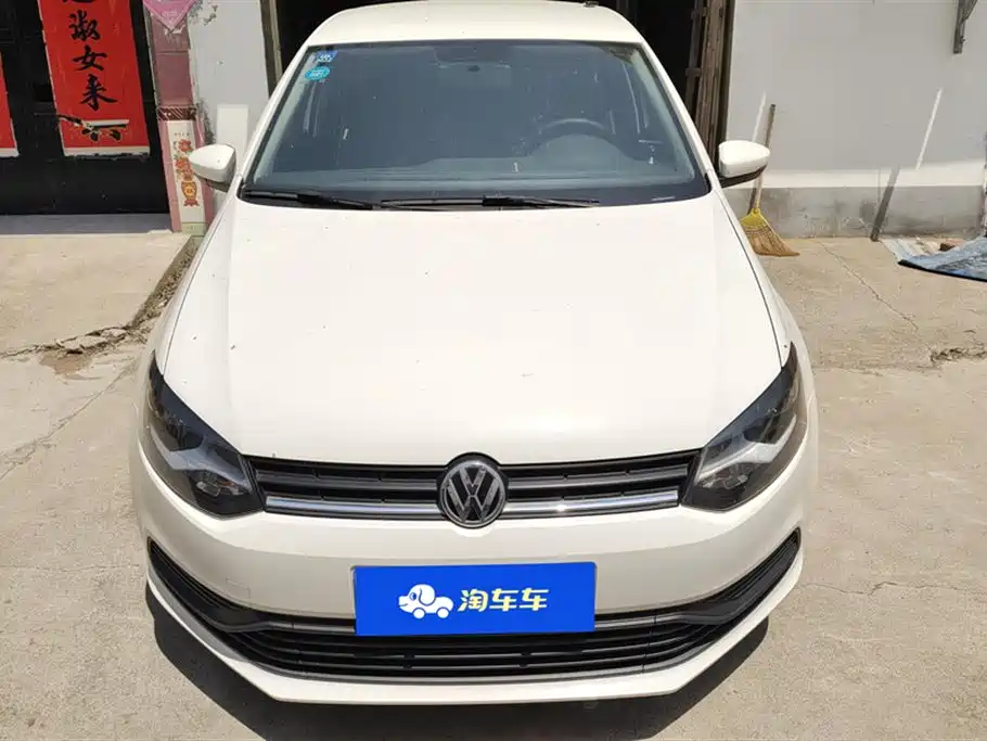 Volkswagen Polo 2016 1.4L Automatic Trend фото 2