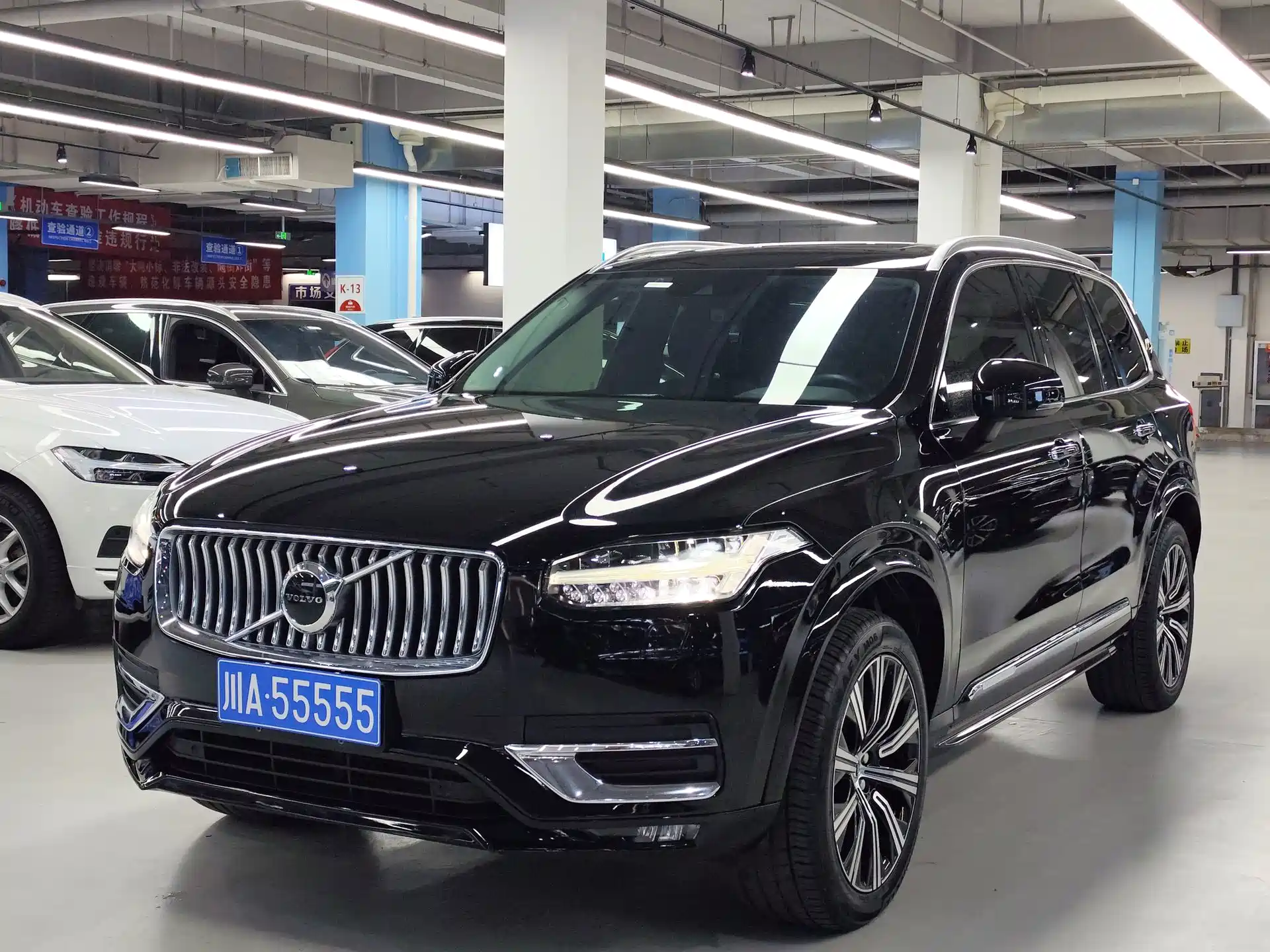 Фото 1 - Volvo XC90