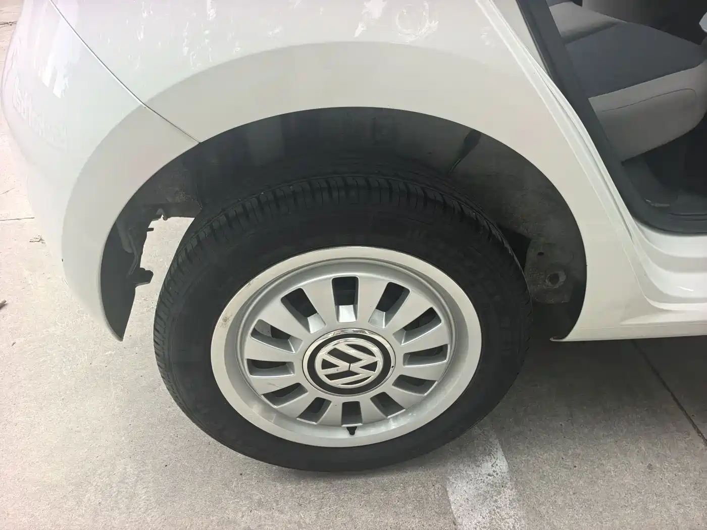 Фото 9 - Volkswagen up!