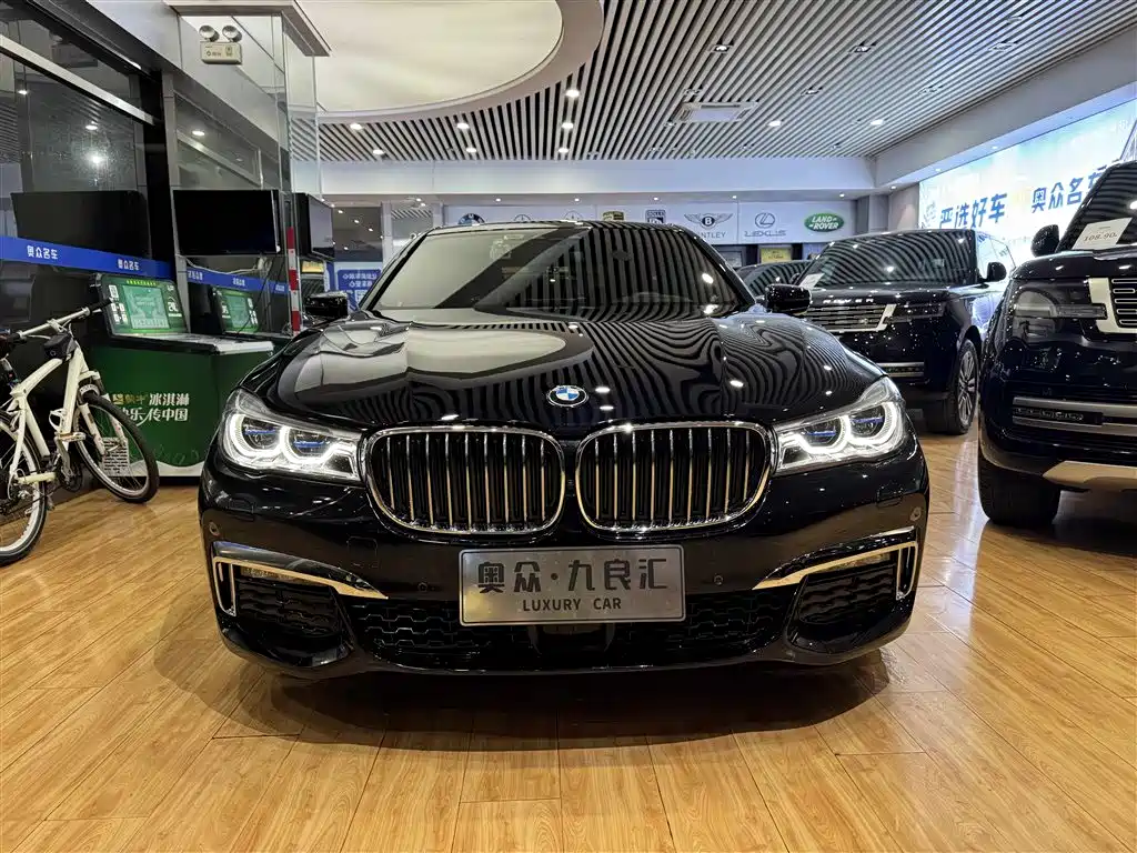 BMW 7 Series 2018 740Li xDrive Premium Type M Sport Package фото 2