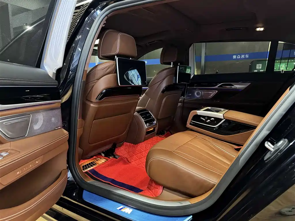 BMW 7 Series 2018 740Li xDrive Premium Type M Sport Package фото 12