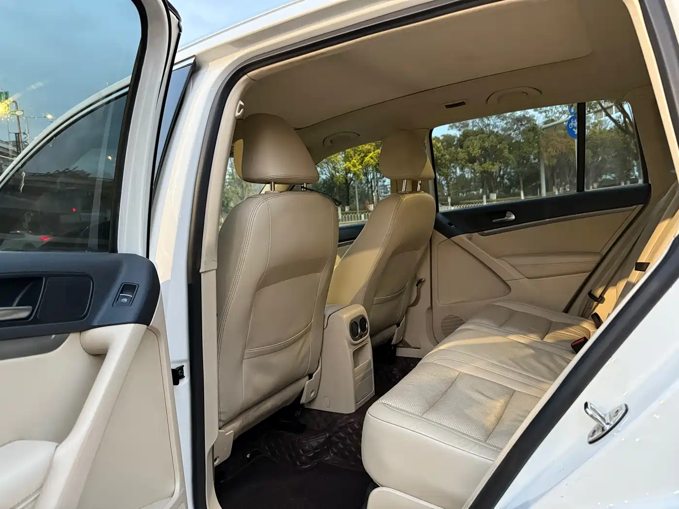 Volkswagen Tiguan 2013 1.8TSI Automatic 2WD Luxury Model фото 9