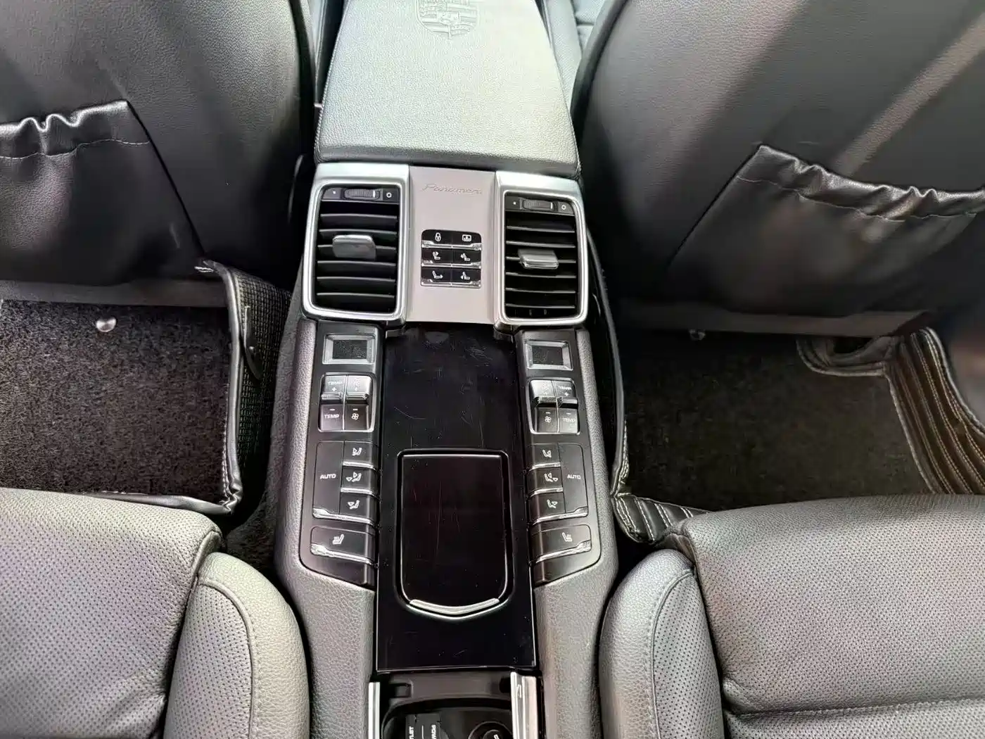 Porsche Panamera 2013 Panamera 4 Platinum Edition 3.6L фото 7