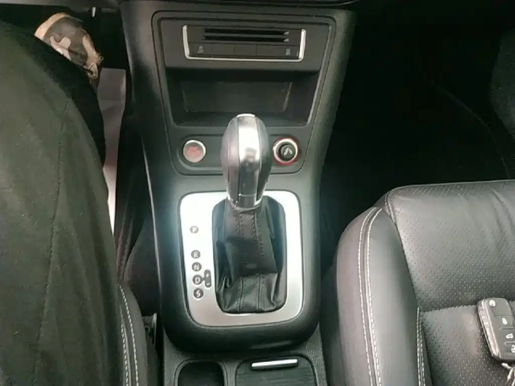 Volkswagen Tiguan 2015 1.8TSI Automatic 2WD Highline фото 14