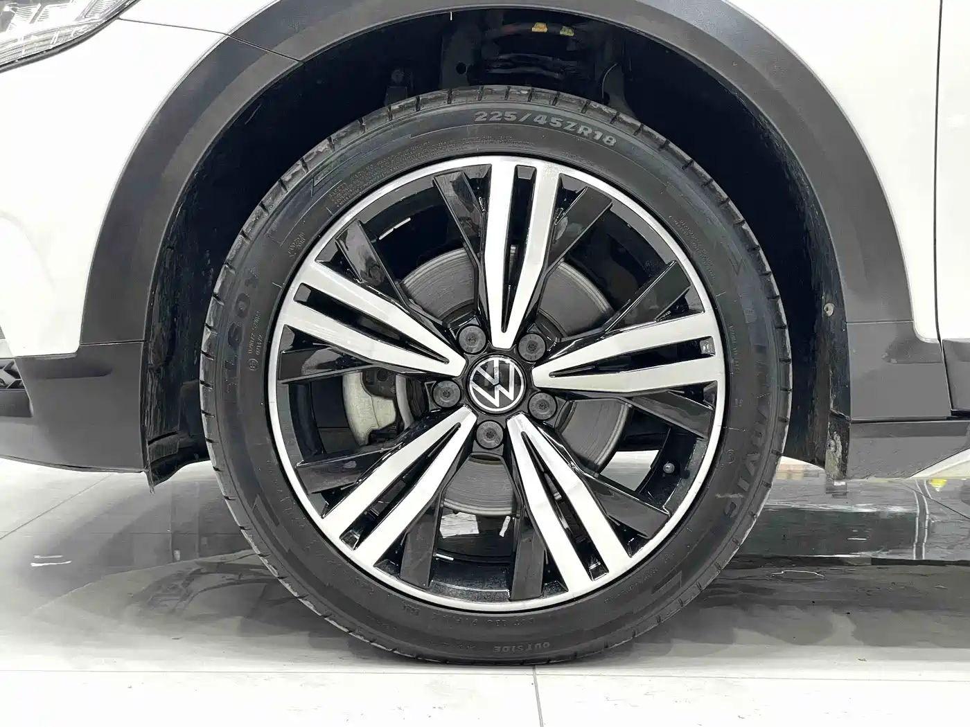 Volkswagen Touran 2021 Touran L 280TSI DSG Cross Edition 7-seater фото 16