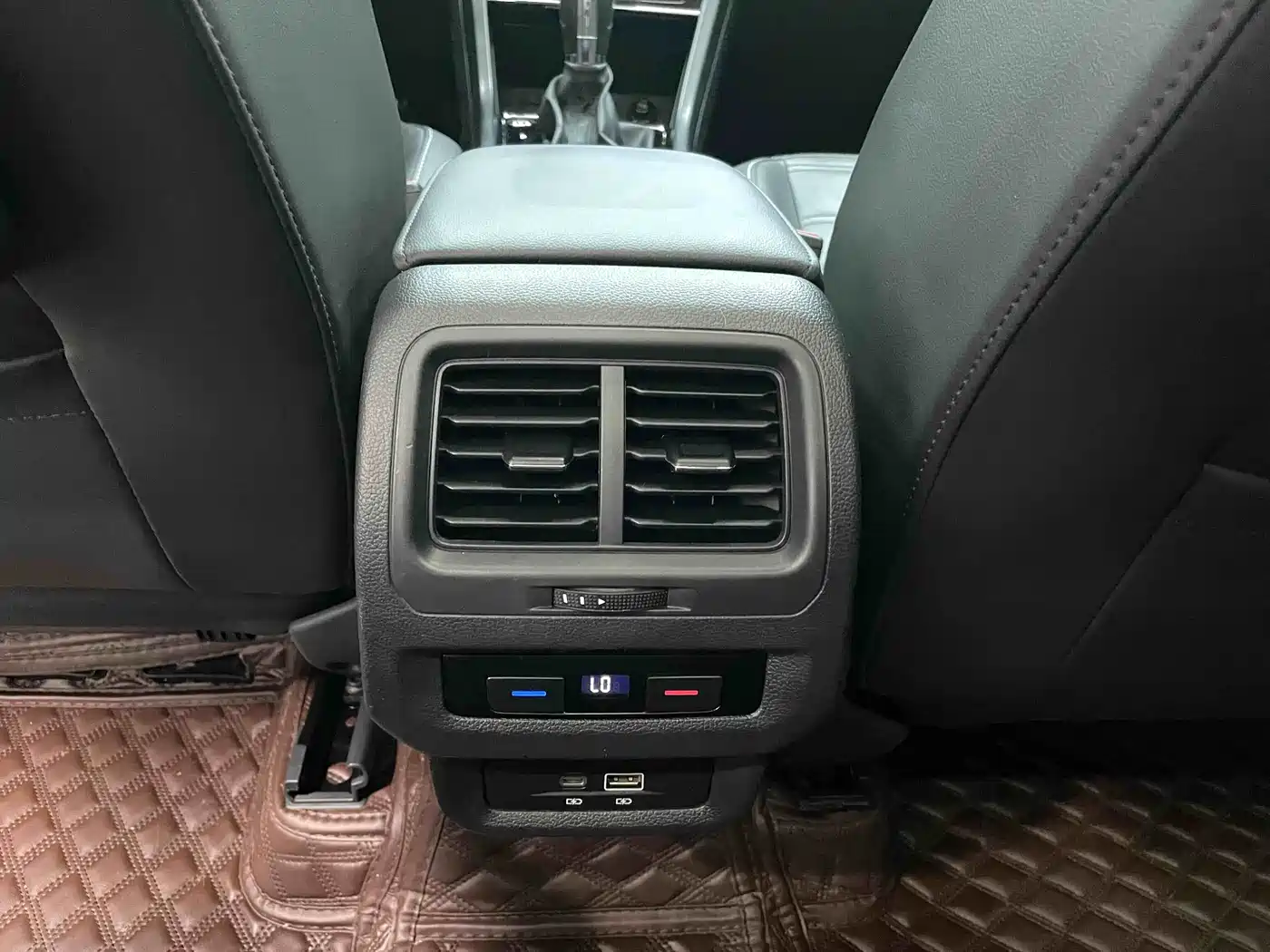 Volkswagen Touran 2021 Touran L 280TSI DSG Cross Edition 7-seater фото 17