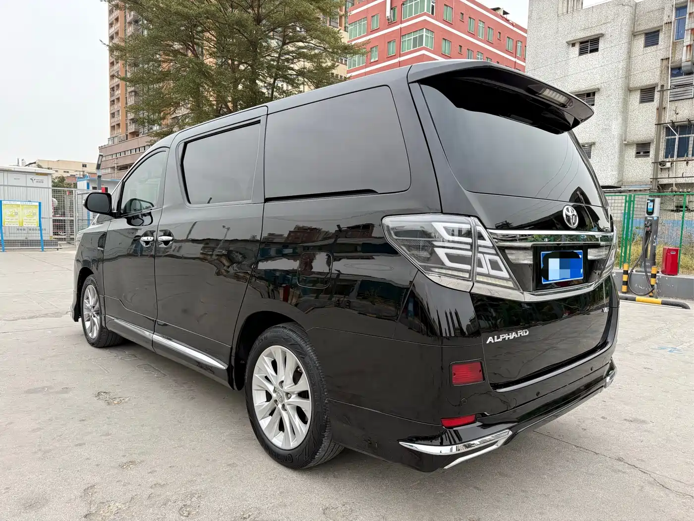 Toyota Alphard 2012 3.5L Premium Edition фото 9
