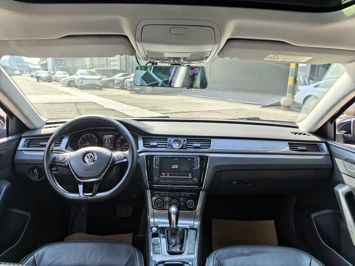 Volkswagen Passat 2017 330TSI DSG Prestige фото 12