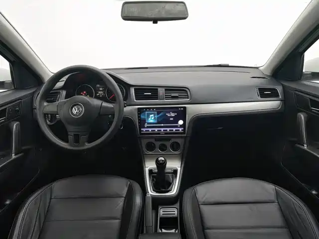 Volkswagen Lavida 2013 Facelift Classic 1.6L Manual Comfort — фото 5