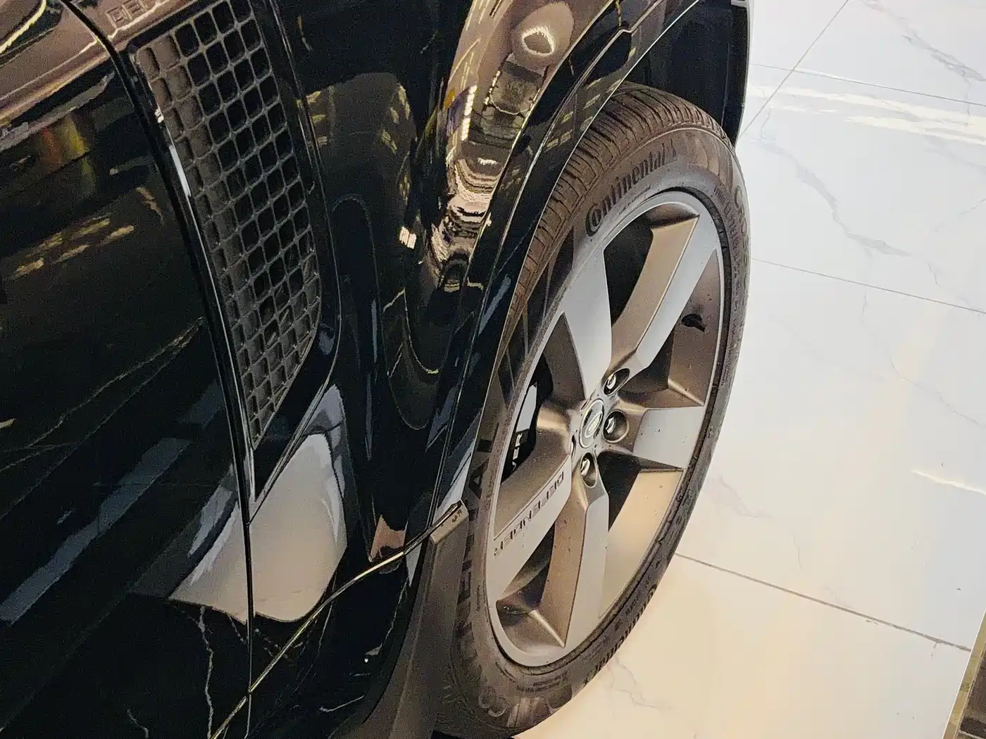 Land Rover Defender 2023 Facelift 110 5.0T V8 фото 24