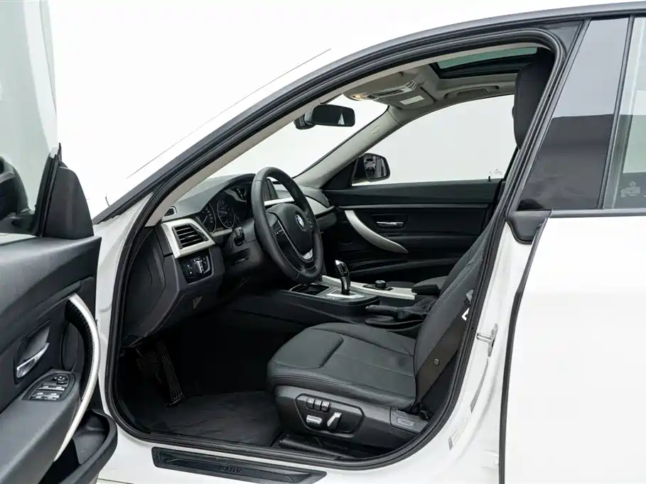 BMW 3 Series GT 2016 320i Fashion Style фото 15