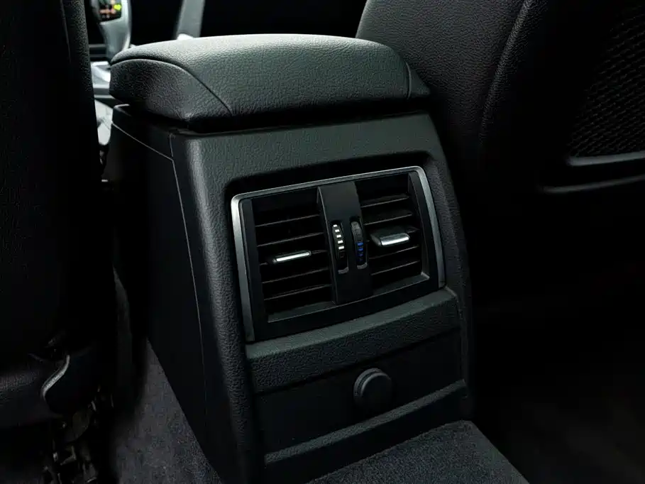 BMW 3 Series GT 2016 320i Fashion Style фото 25