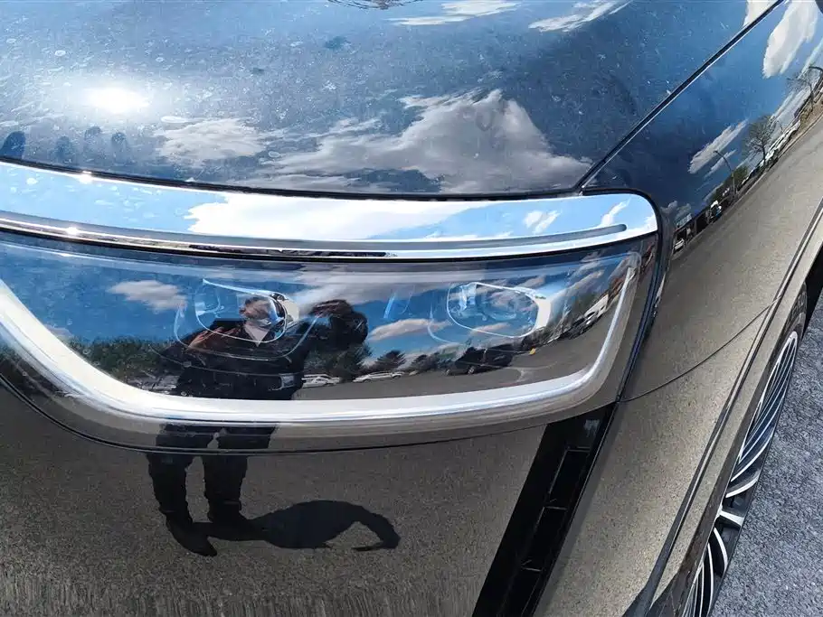 AITO Wenjie AITO M8 2025 Range Extender Max+ Edition 53.4kWh 5-seater фото 5