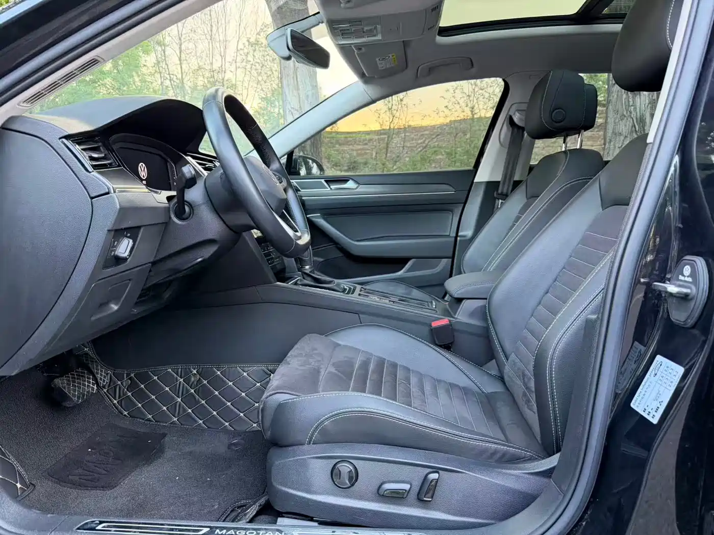 Volkswagen Magotan 2023 Model 2 Million Commemorative Edition 330TSI DSG Luxury фото 7